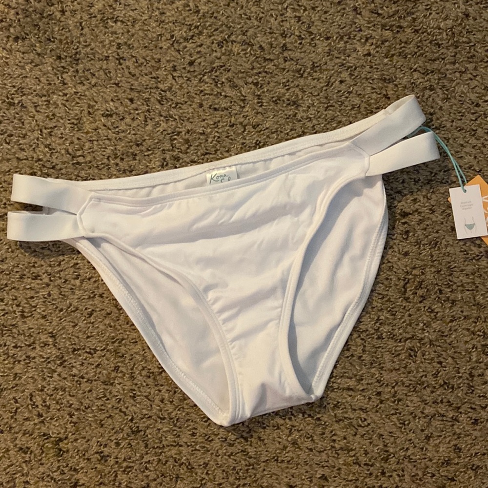 Medium Coverage / Hipster White Bikini bottom - size large